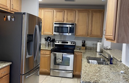 Henderson Point Condominio | Condo On The Beach