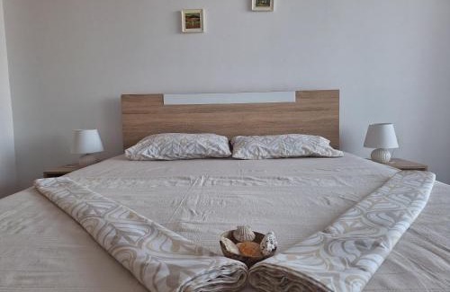 Pomorie Apartamento | Condo Santosha on the beach