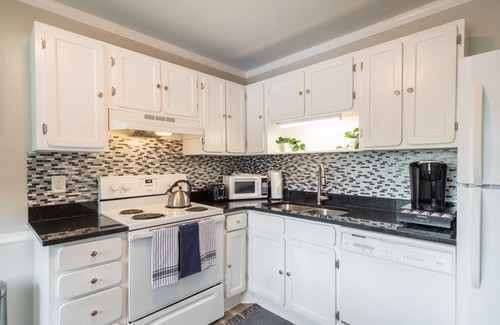 Rock Hill Condominio | Condo Suite(15) | 4 Bed 2 Bath | Sleeps 12