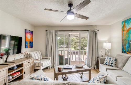 Demere Park Apartamento | Condo with Amazing Amenities 1 Mi to Beach!
