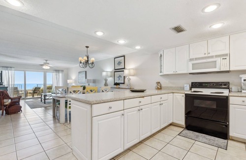 Fernandina Beach Condominio | Condo with Atlantic View from Private Patio, Short Walk to the Beach by RedAwning