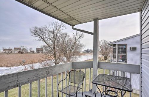 Oak Harbor Apartamento | Condo with Balcony, Dock and Access to Lake Erie