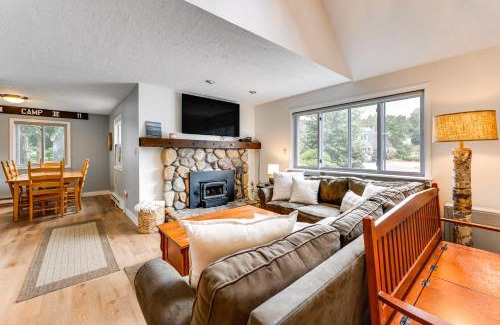 North Woodstock Apartamento | Condo with Deck and Grill Less Than 5 Miles to Loon Mountain!