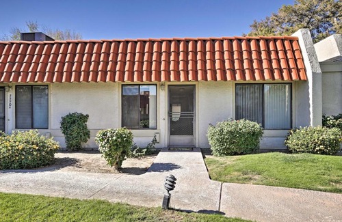 Rancho Mirage Apartamento | Condo with Pool Access Near Coachella and Hiking!