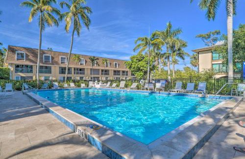 Old Naples Apartamento | Condo with Pool Access Walk to Shopping and Beach!