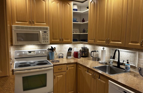 Harbor Village Condominio | Condo with pool, walking distance to beach, groceries and several restaurants