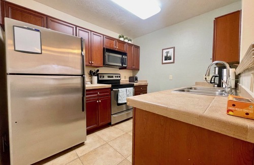 Skyline Bel Air Estates Condominio | Condo with private patio, shared pool, loft workspace