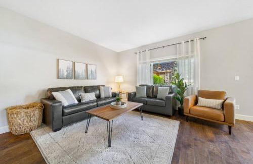 Coeur d'Alene Casa | Condo with Sauna & Fitness Center, Extended Stay Savings