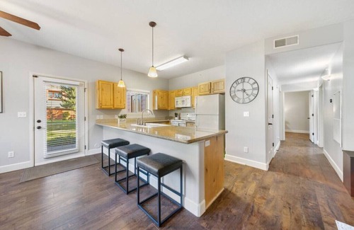 Coeur d'Alene Condominio | Chic Central Condo ~ Close the Mall!