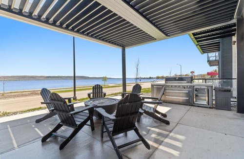 Lake City Condominio | Condo with stunning views of Lake Pepin - Assigned Garage - Unit 207