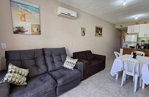 Arembepe Apartamento | Condomínio Frente mar pé na Área, Piscinas Naturais! Casa Térreo Aconchegante