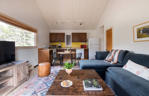 Matterhorn Village Cabina | Condor by AvantStay | Gorgeous Mountain Home w/ Hot Tub & Sauna