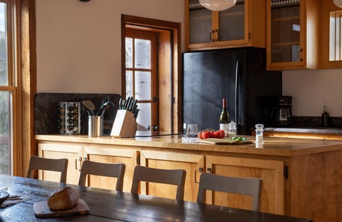 Matterhorn Village Cabina | Condor by AvantStay | Gorgeous Mountain Home w/ Hot Tub & Sauna