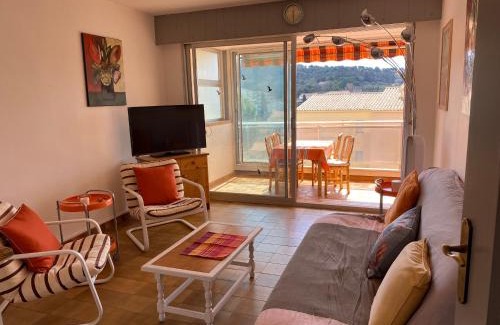 Sanary-sur-Mer Apartamento | Confort absolu à Sanary, l'appart de la mer, tout à pied, le port, la plage, clim et garage