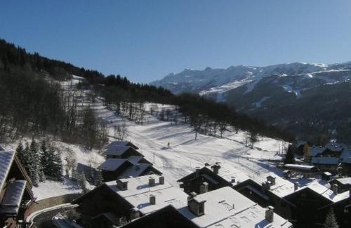 Meribel Village Apartamento | Confort et commodités à Méribel Village, 3 chambres, balcon sud, parking couvert, à 150m des remontées - FR-1-180-528