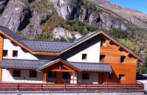 Valloire Apartamento | Confort moderne 4 pièces, 8 pers, proche pistes et école de ski, Wifi, animaux accueillis - FR-1-263-209