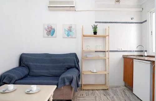 Centro de Conil de la Frontera Apartamento | Confort para dos con Wi-Fi y Aire acondicionado