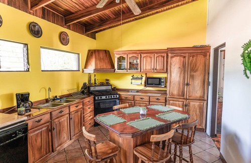 Ciudad Colón Casa | Confortable Casa de Ensueño+BBQ+Pet Friendly+Town Home