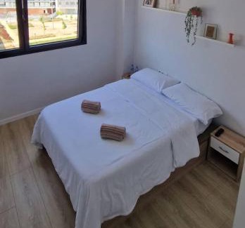 Sant Adria de Besos Casa | Confortable habitación doble - 1