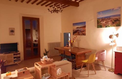 Massa Marittima Apartamento | Confortevole bilocale a pochi chilometri dal mare con ampia terrazza privata e vista sulla campagna Toscana