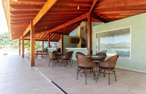 Caieira Apartamento | Conforto com vista para o mar!