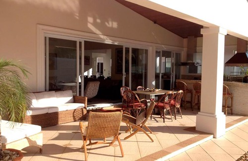 Jardim Virginia Casa | Conforto e lazer a 450 metros da Praia da Enseada