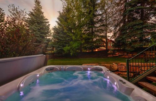 Park Meadows Casa | Conifer by AvantStay Secluded Cabin Amongst the Trees w Hot Tub