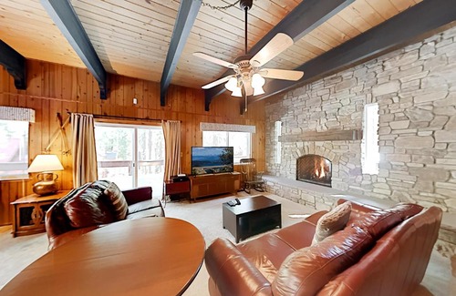 Truckee Casa | Conifer Donner