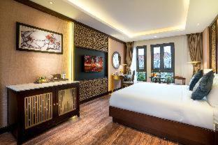 Hang Trong Hotel | Conifer Grand Hotel