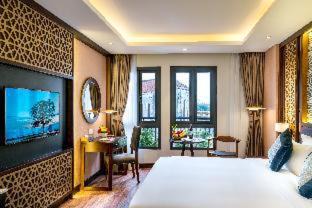 Hang Trong Hotel | Conifer Grand Hotel