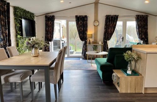 South Lakeland Leisure Village Otro | Coniston View 7