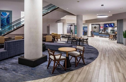 Santa Clara Casa | Connected to the Santa Clara Convention and steps away from Levi’s Stadium