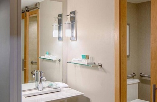 Santa Clara Casa | Connected to the Santa Clara Convention and steps away from Levi’s Stadium