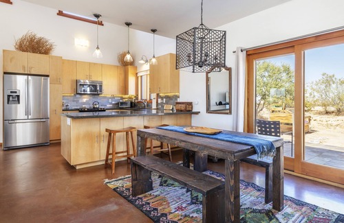 Joshua Tree Casa | 🌵Constellation Compound - Your own private 10 acres w/Hot Tubs, BBQ, Fire Pits & POOL! 🌵