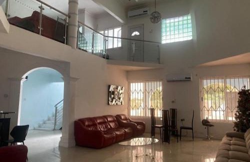 Sekondi-Takoradi Apartamento | Constu's Event House