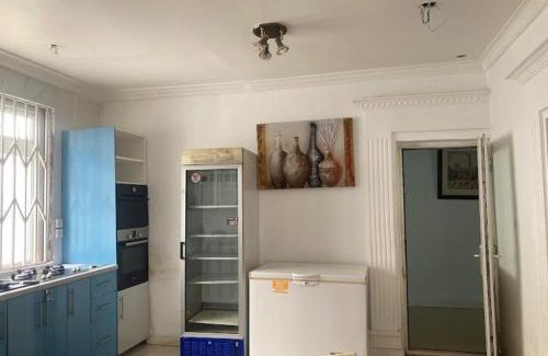 Sekondi-Takoradi Apartamento | Constu's Event House