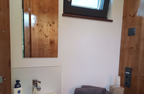 Scheuerfeld Casa | Container Tiny House mit Parkplatz, Glasfaser, Netflix, Veranda