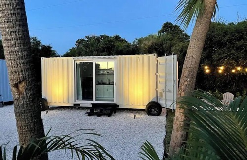 Jensen Beach Casa | Containing Luxury in Jensen Beach-Sandollar