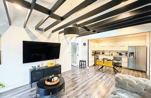View Park-Windsor Hills Casa | Contemporary 1BR House with Pool Near SoFi - MK2