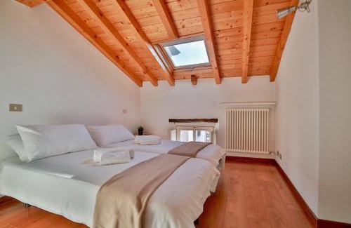 Centro Valle Intelvi Apartamento | Contempora Apartments - Ca' Brenta Attic