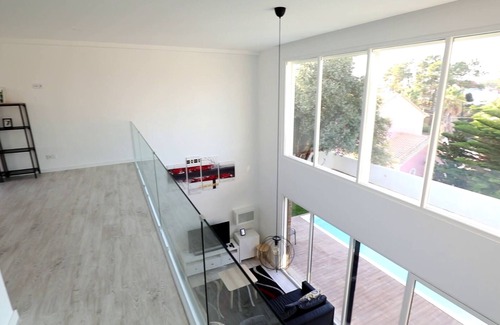 Charneca de Caparica e Sobreda Villa | Villa contemporánea con piscina climatizada cerca de Lisboa