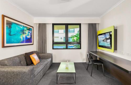 Parramatta Apartamento | Contemporary 1-Bed First Floor Unit with Pool