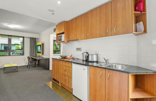 Parramatta Apartamento | Contemporary 1-Bed First Floor Unit with Pool