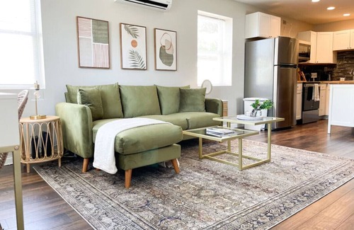 Avondale Apartamento | *Contemporary 1 BR by Xavier & Downtown w/ parking