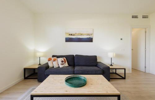 Nueva Andalucia Apartamento | Contemporary 2 bedroom apartment in Nueva Andalucia
