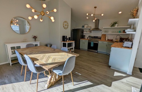 West Eugene Apartamento | Contemporary 2 Bedroom Close to Downtown, Dining