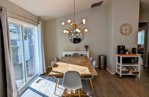 West Eugene Apartamento | Contemporary 2 Bedroom Close to Downtown, Dining