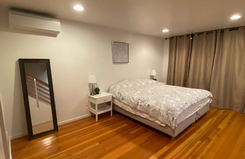Judkins Park Casa | Contemporary 2BR Townhouse near Downtown Seattle