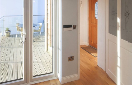 Egloshayle Casa | Casa contemporánea de 3 dormitorios en Wadebridge con estacionamiento privado