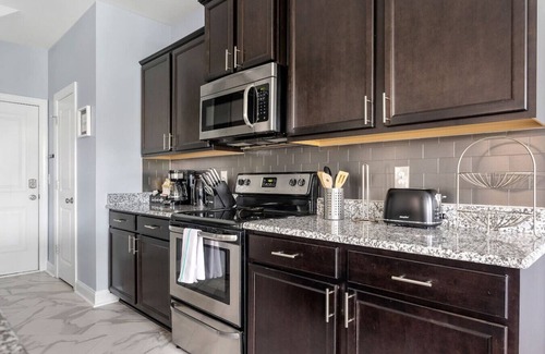 Columbia Casa | Contemporary 3BR | Mins to FT Jackson | Sleeps 7